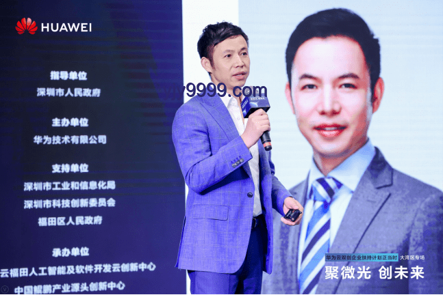 闫桉摆摊新思维：跨界微创业的实践启示